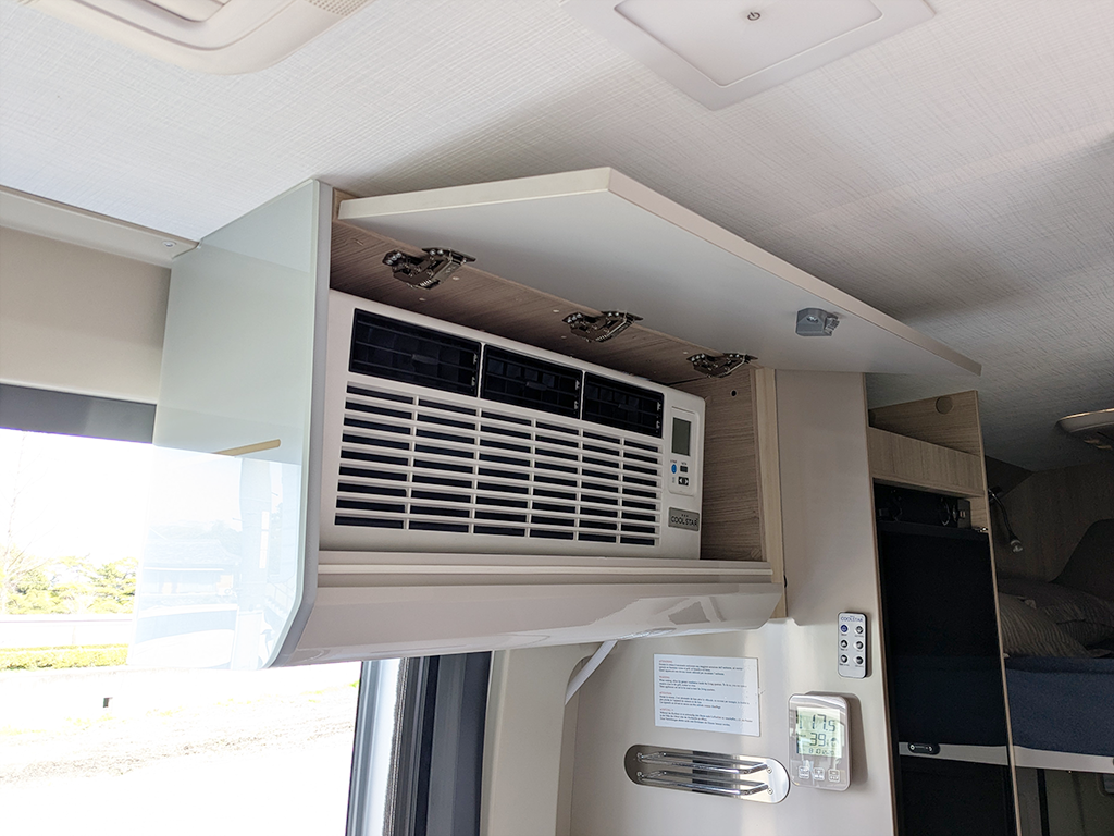キャンピングカー エアコン